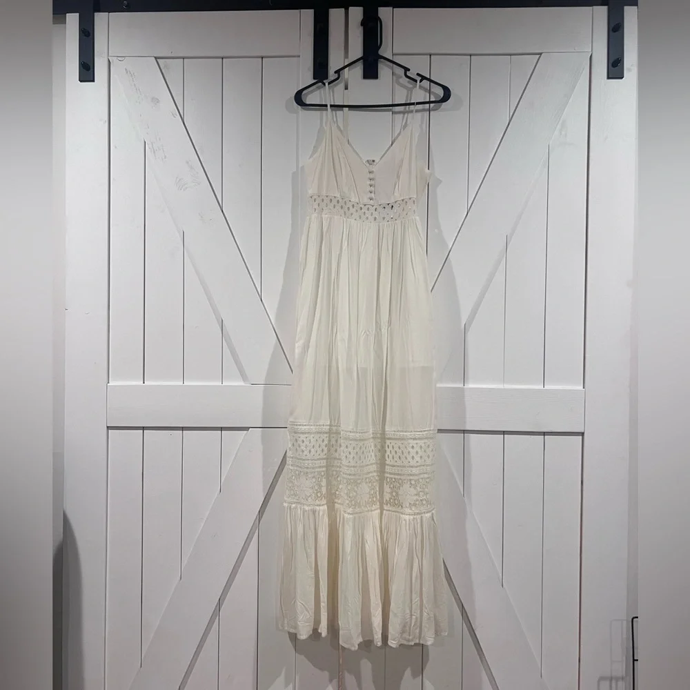 NWT.BB Dakota White/Cream Maxi Dress - Picture 2 of 5
